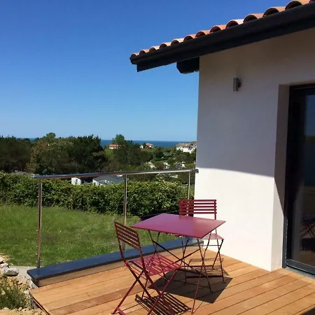 Dom wakacyjny Avec Piscine Privee, Vue Sur Et A Pied 800m