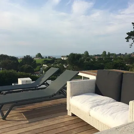 Avec Piscine Privee, Vue Sur Et A Pied 800m Saint-Jean-de-Luz