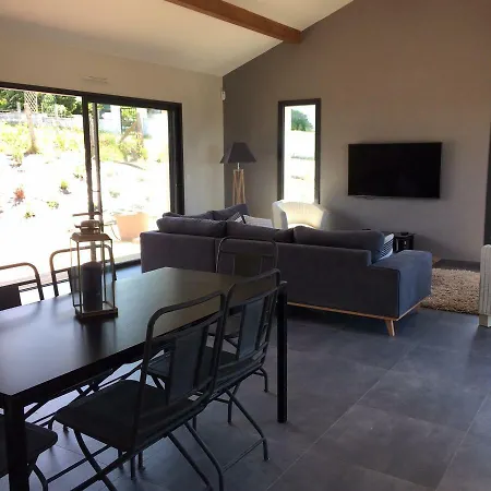 Holiday home Avec Piscine Privee, Vue Sur Et A Pied 800m