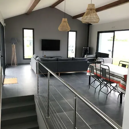 Avec Piscine Privee, Vue Sur Et A Pied 800m Holiday home *