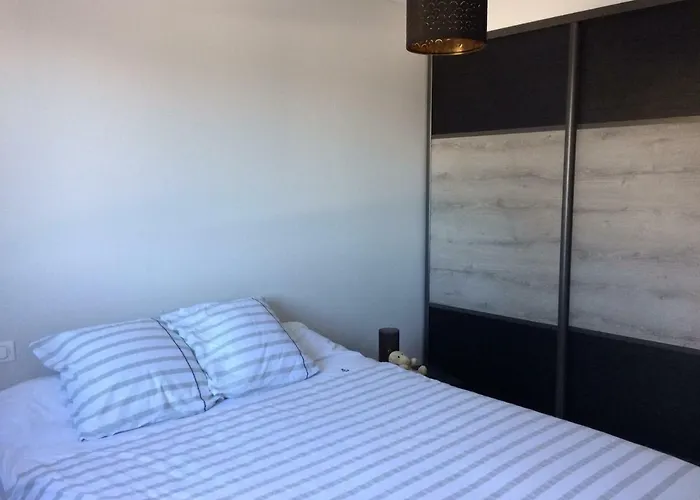 Будинок відпочинку Avec Piscine Privee, Vue Sur Et A Pied 800m