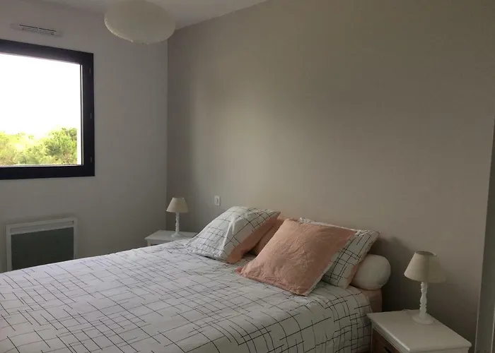 Avec Piscine Privee, Vue Sur Et A Pied 800m *